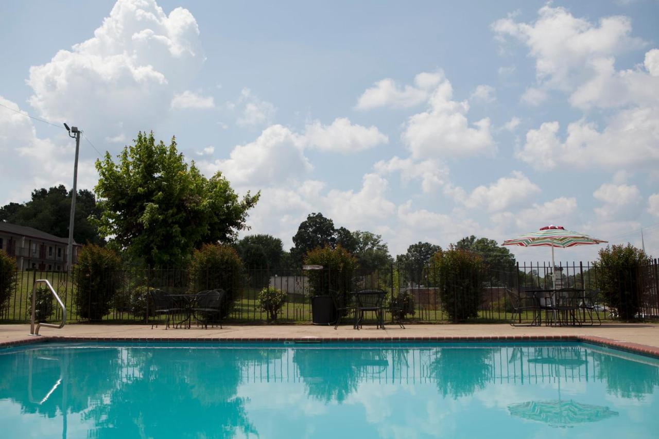 Red Roof Inn & Suites Jackson, Tn Εξωτερικό φωτογραφία