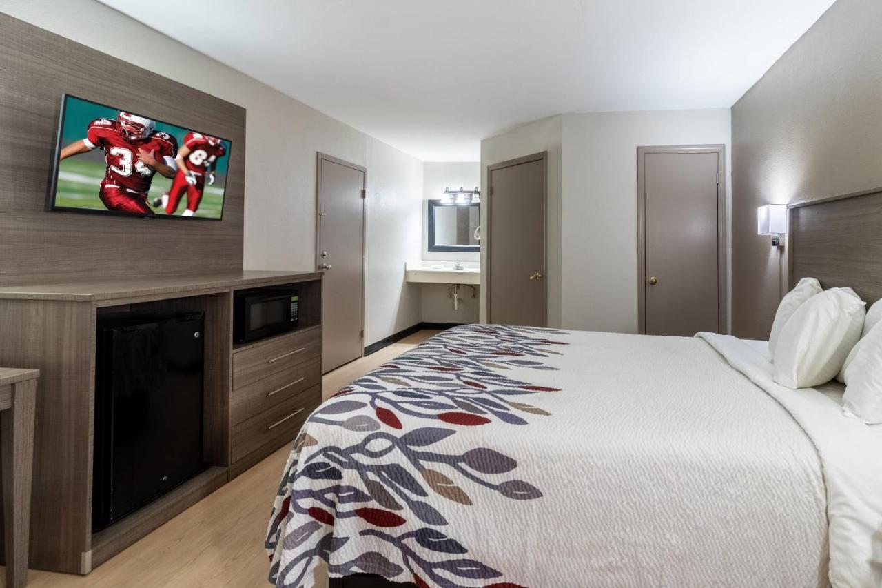 Red Roof Inn & Suites Jackson, Tn Εξωτερικό φωτογραφία