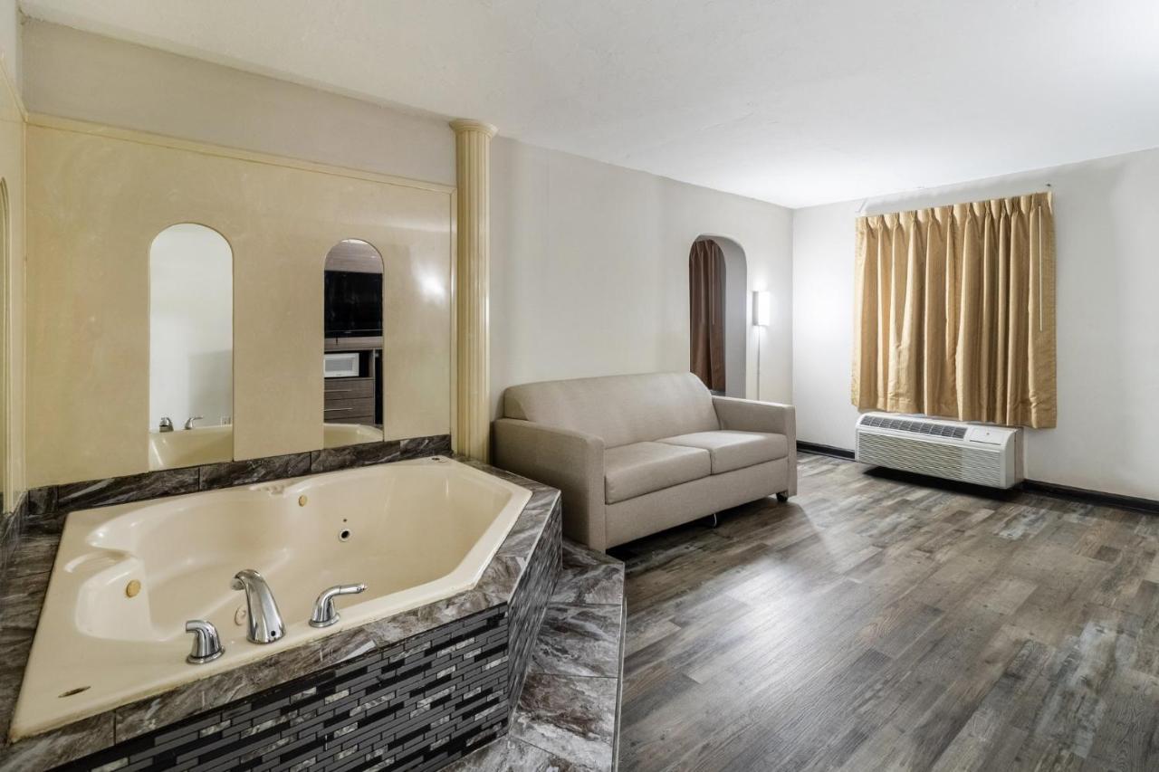 Red Roof Inn & Suites Jackson, Tn Εξωτερικό φωτογραφία
