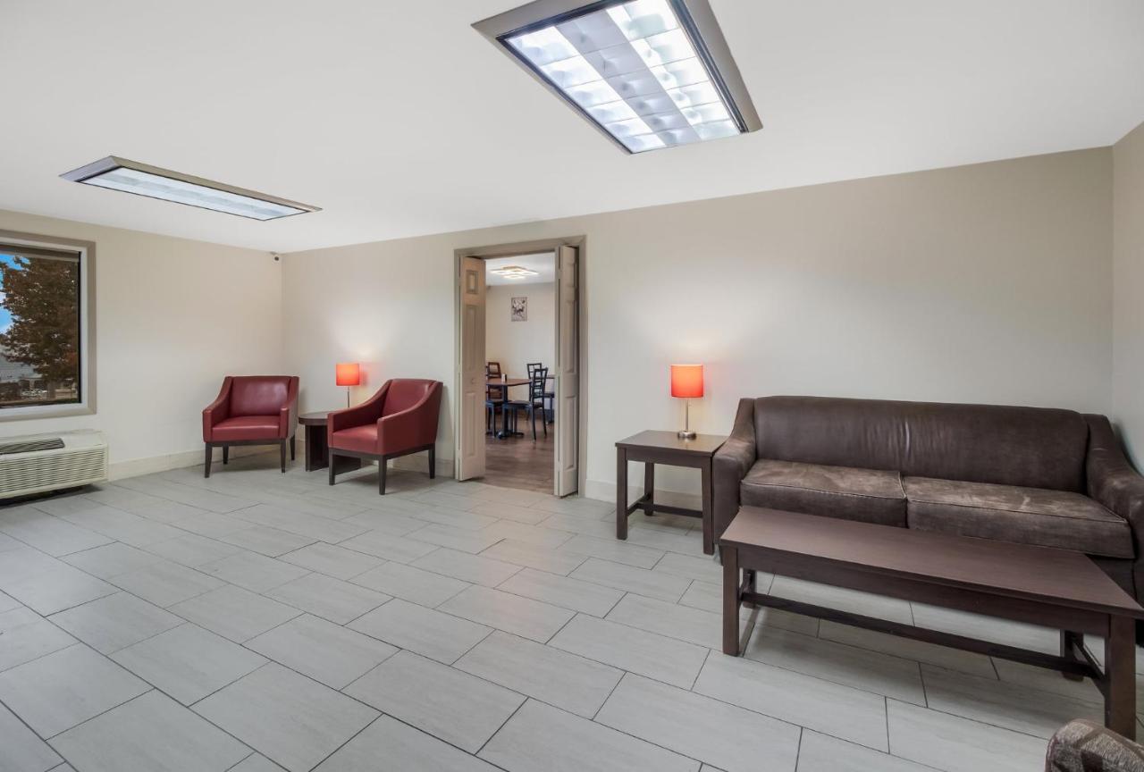 Red Roof Inn & Suites Jackson, Tn Εξωτερικό φωτογραφία